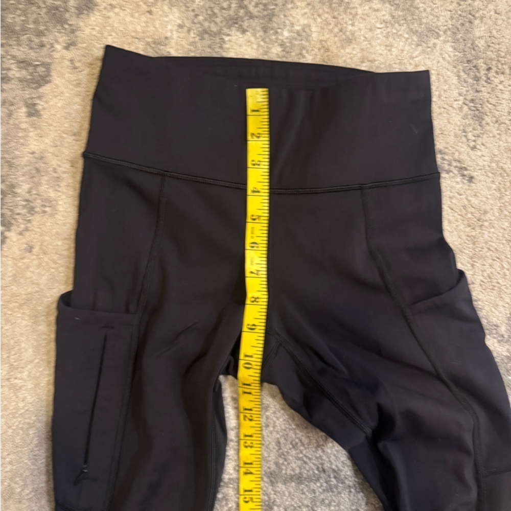 Women’s black Athleta Leggings with Pockets - Picture 5 of 6